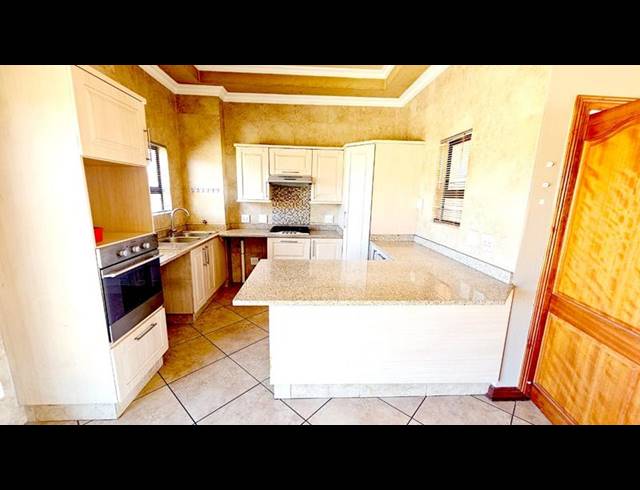 2 BEDROOM APARTMENT FOR SALE IN RAVENSWOOD